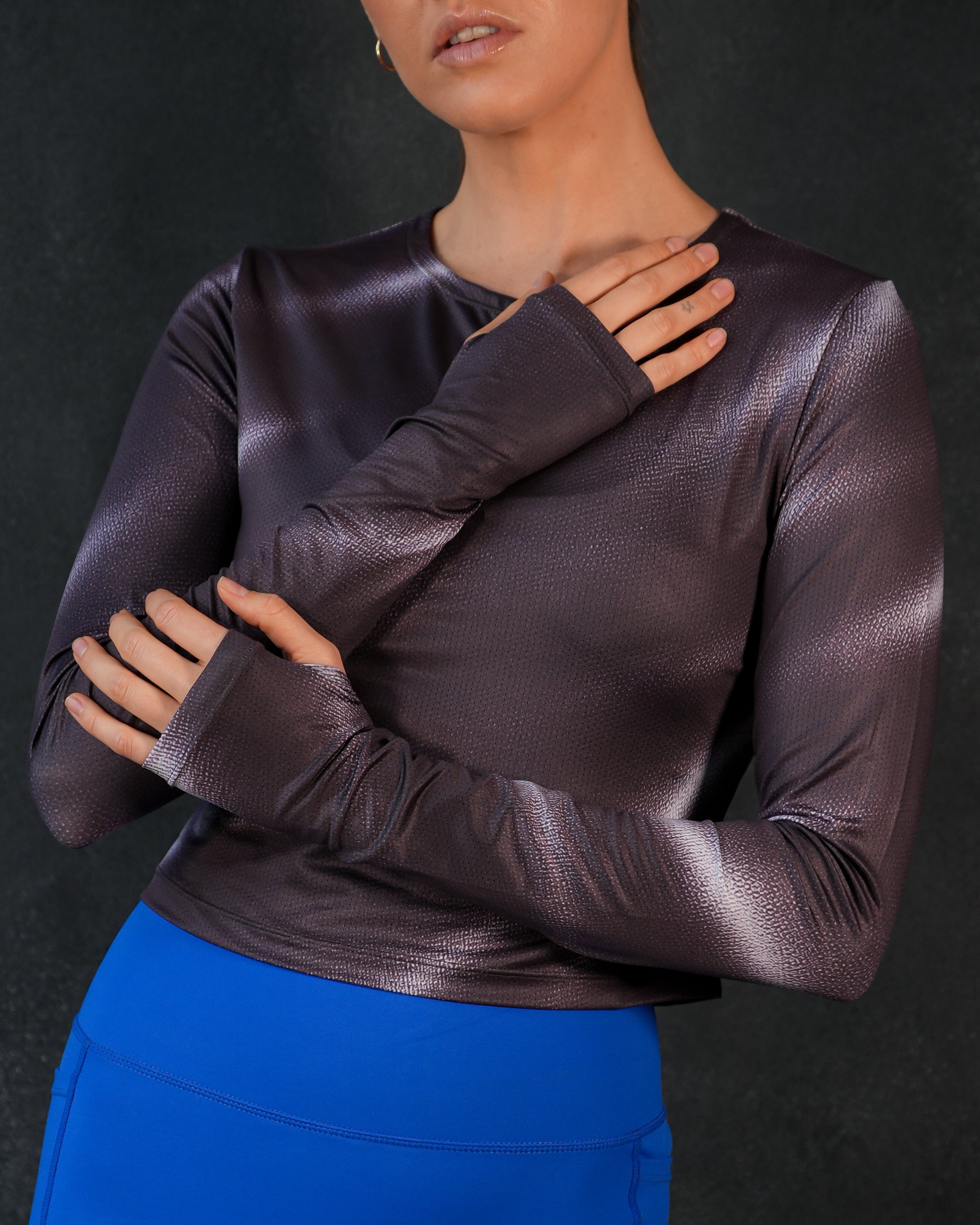 POLERA MANGA LARGA FLUIDO NEGRA